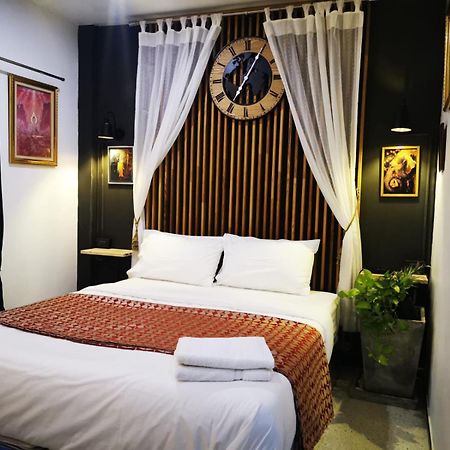 Max'S Beach House Hotel Pattaya Bagian luar foto