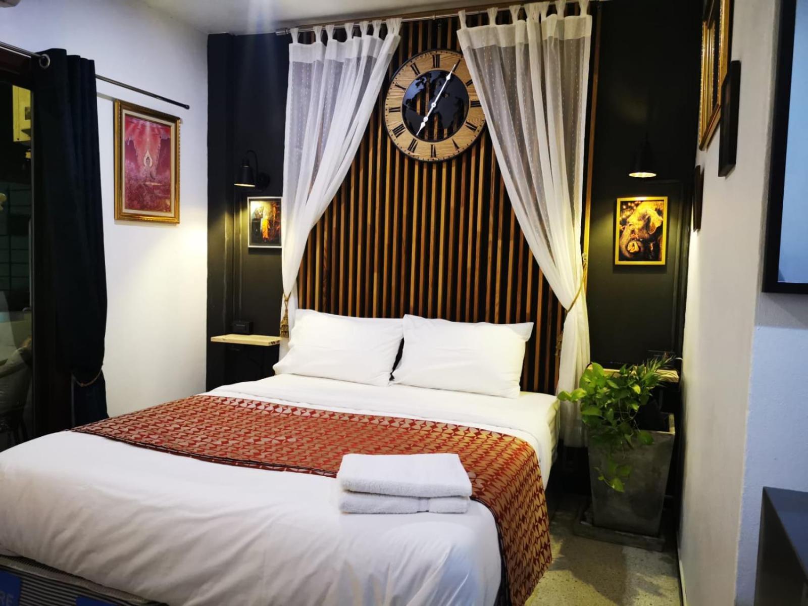 Max'S Beach House Hotel Pattaya Bagian luar foto